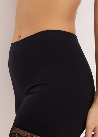 Niet schurende biker short van polyamide met kant aan de pijpjes • zwart • bonprix online shop