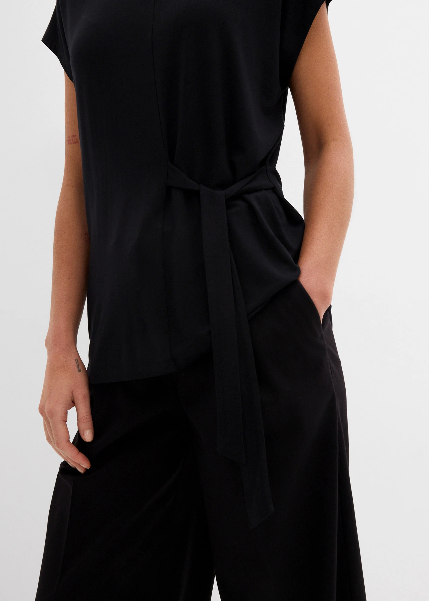 T-shirt doux en viscose extensible • noir • Boutique bonprix