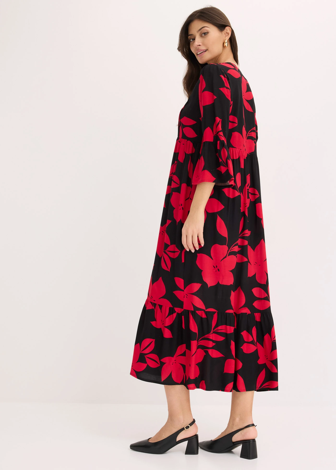 Robe longue en viscose • noir/magenta à fleurs • Boutique bonprix
