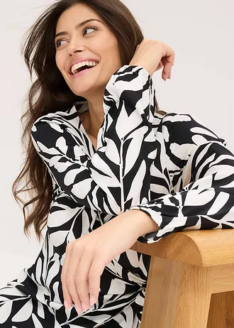 Wikkeljurk met print van vloeiende viscose • zwart/wolwit gebloemd • bonprix online shop