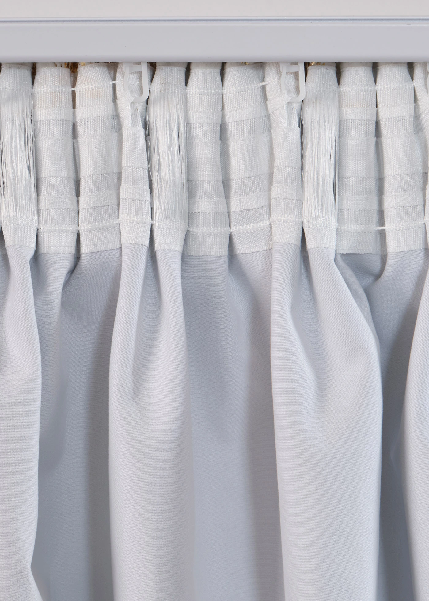 Draperie de întunecare cu print lucios și suprafață catifelată, disponibilă și la lungime extra (set/1 buc.) • crem/auriu • magazin bonprix