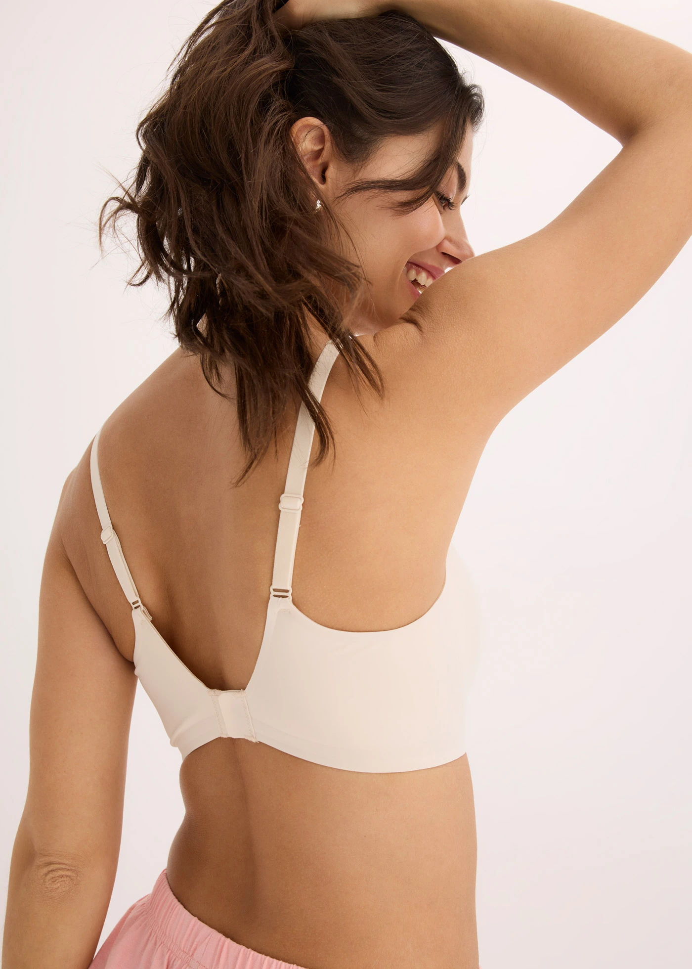 Soutien-gorge Feel Comfort rembourré, sans armatures, découpes laser, Jelly Gel • beige sable • Boutique bonprix