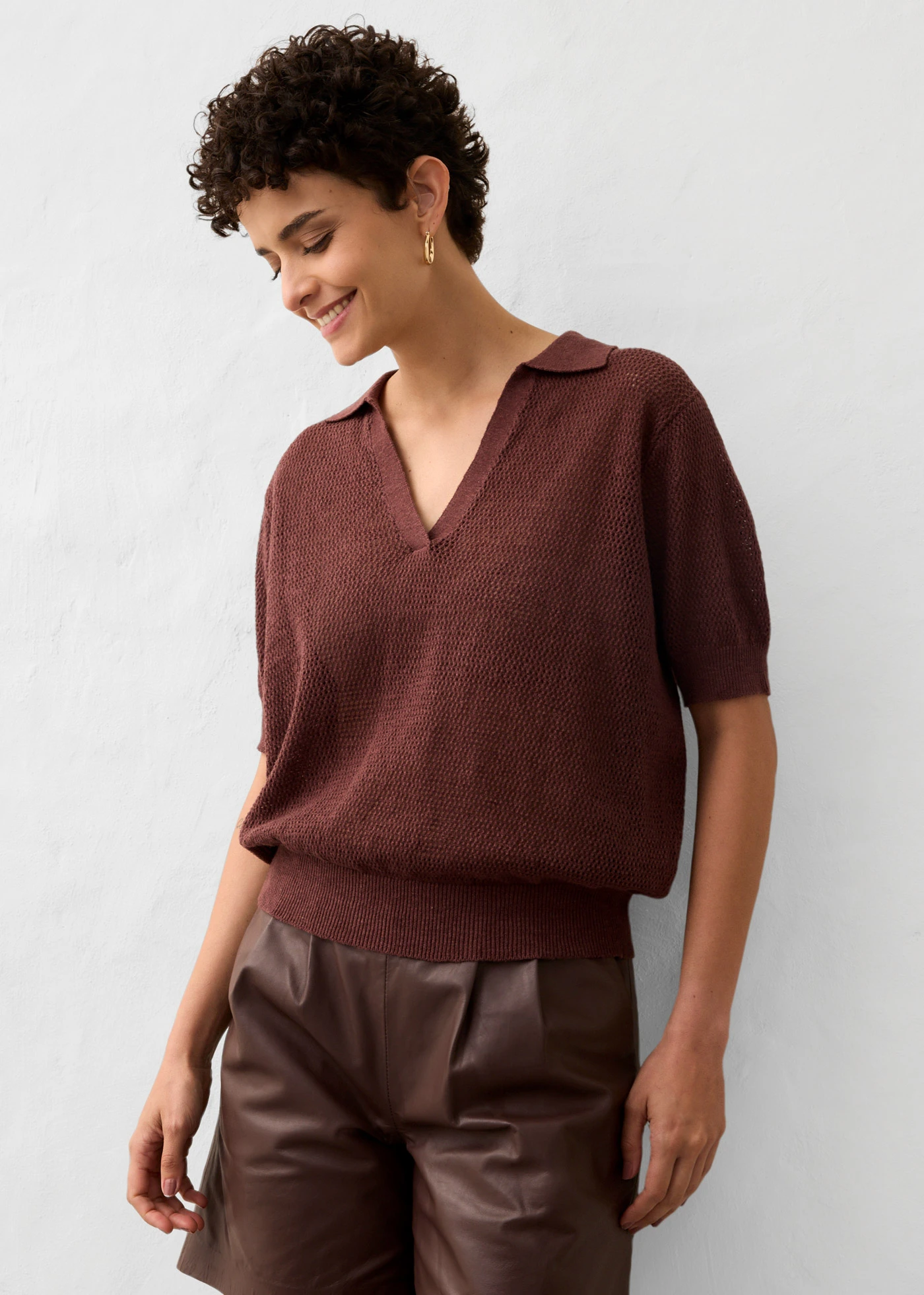 Polo en maille ajourée avec lin • acajou foncé • Boutique bonprix