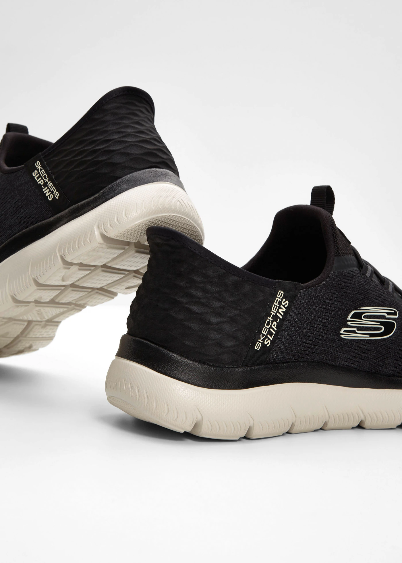 Sneakersy wsuwane Skechers • czarny • sklep bonprix