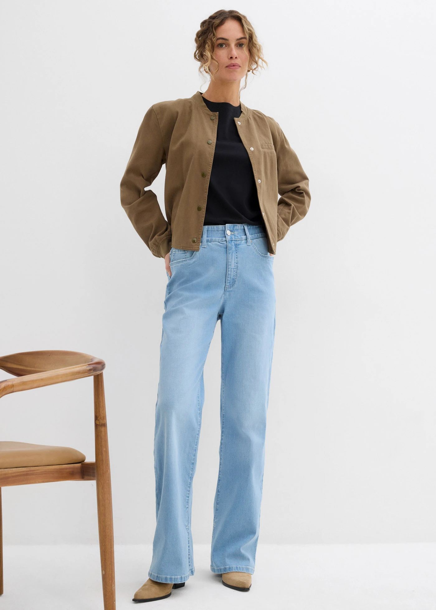 Straight jeans, high waist, split • ijsblauw denim • bonprix online shop