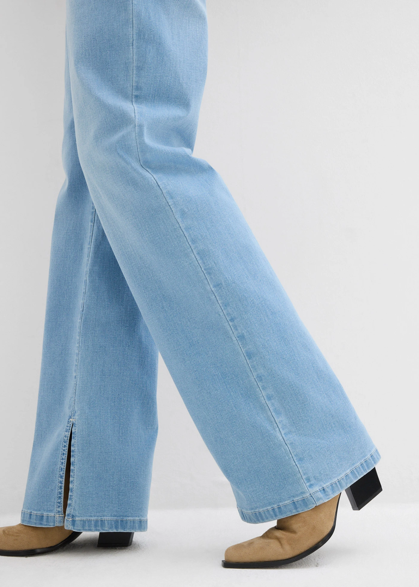 Straight jeans, high waist, split • ijsblauw denim • bonprix online shop