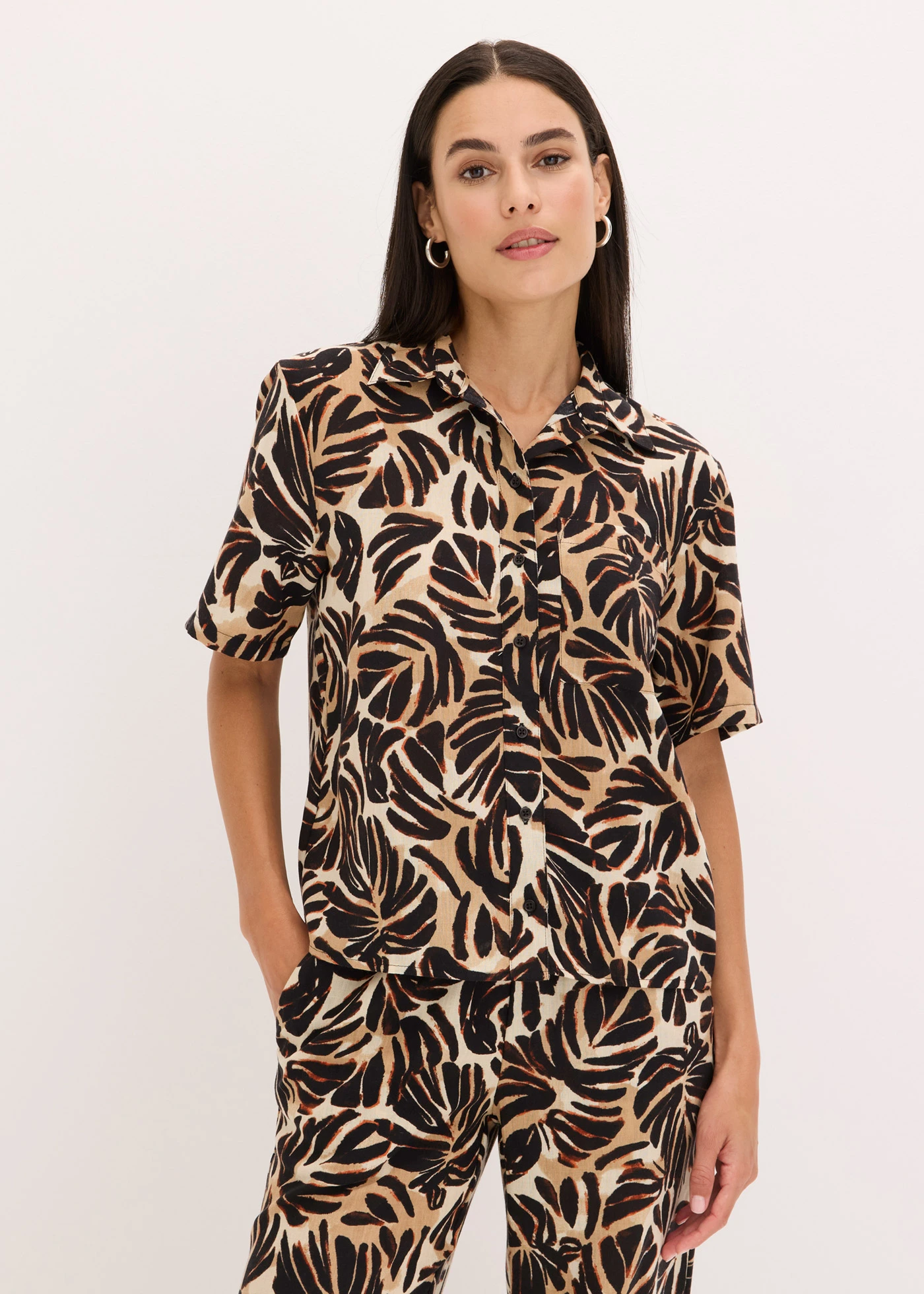 Gedessineerde blouse in linnnlook • bruin gebloemd • bonprix online shop