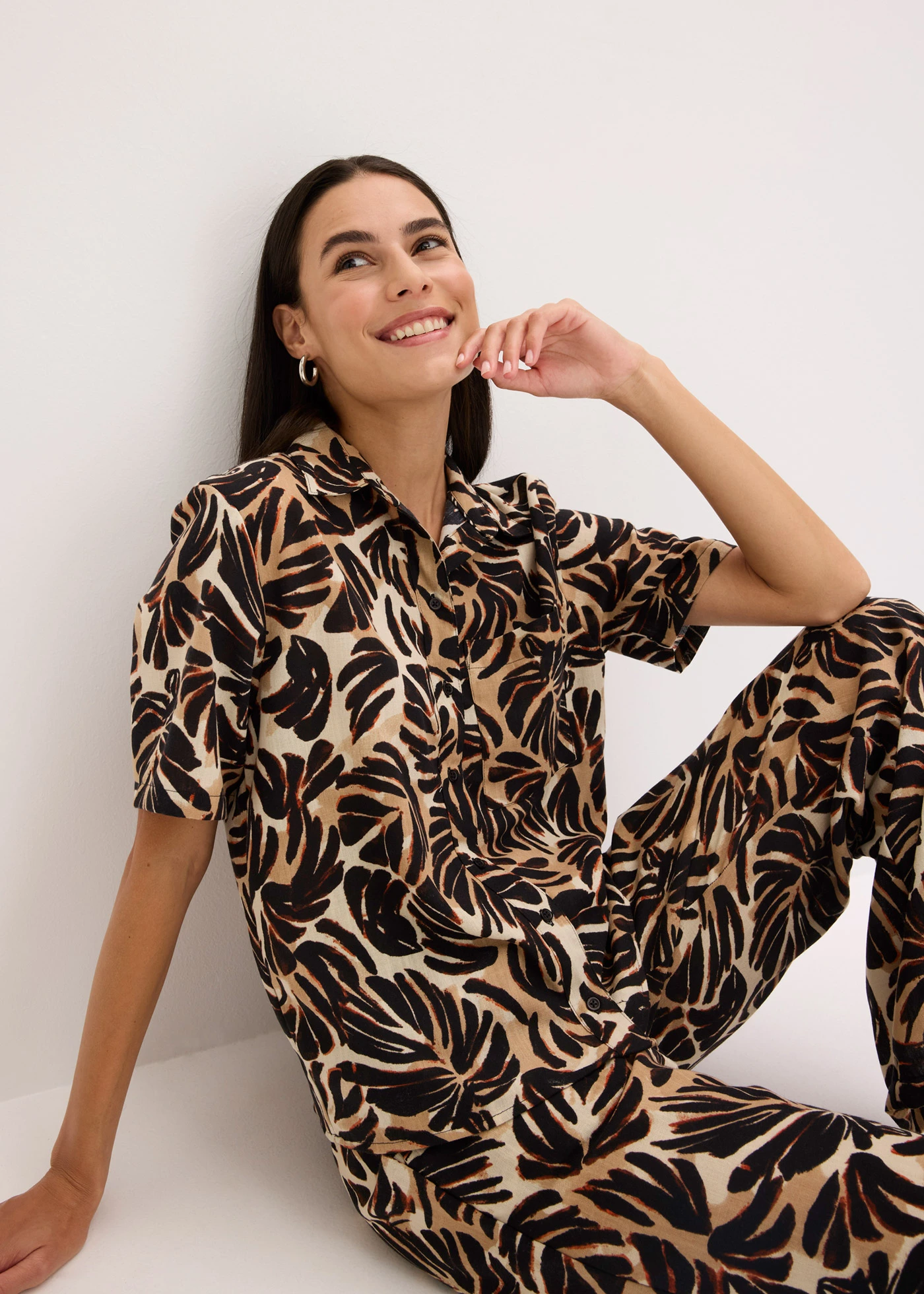 Gedessineerde blouse in linnnlook • bruin gebloemd • bonprix online shop