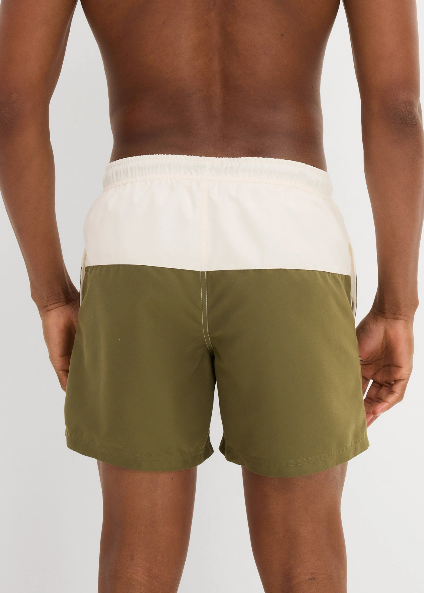Heren zwemshort • beige-donkerolijfgroen • bonprix online shop
