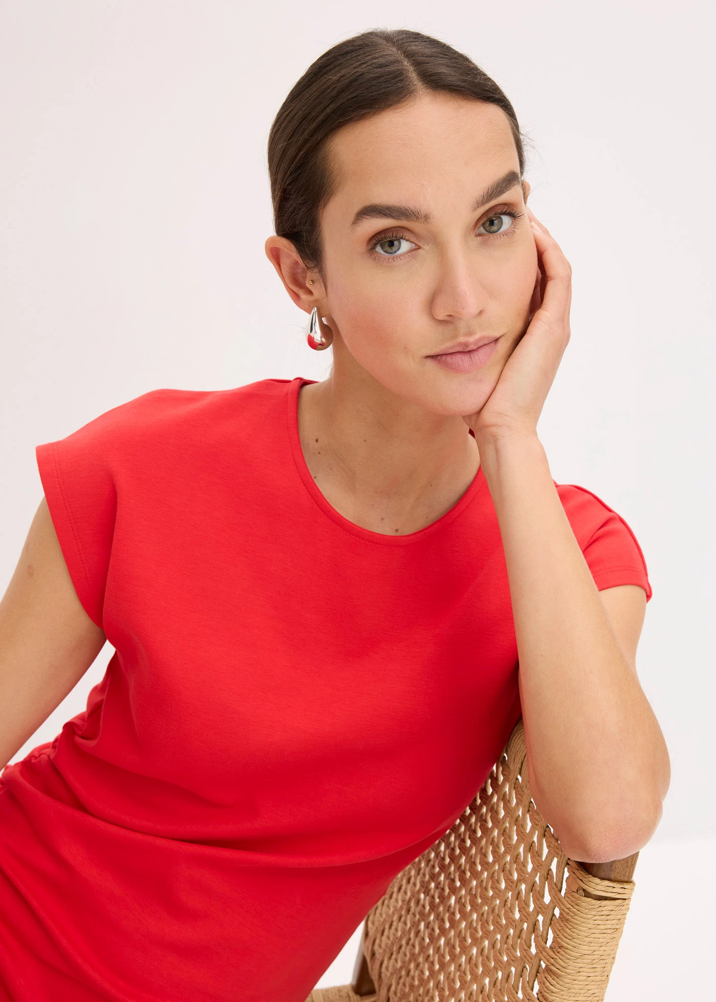 Midi jurk met plooitjes in de taille • aardbeirood • bonprix online shop