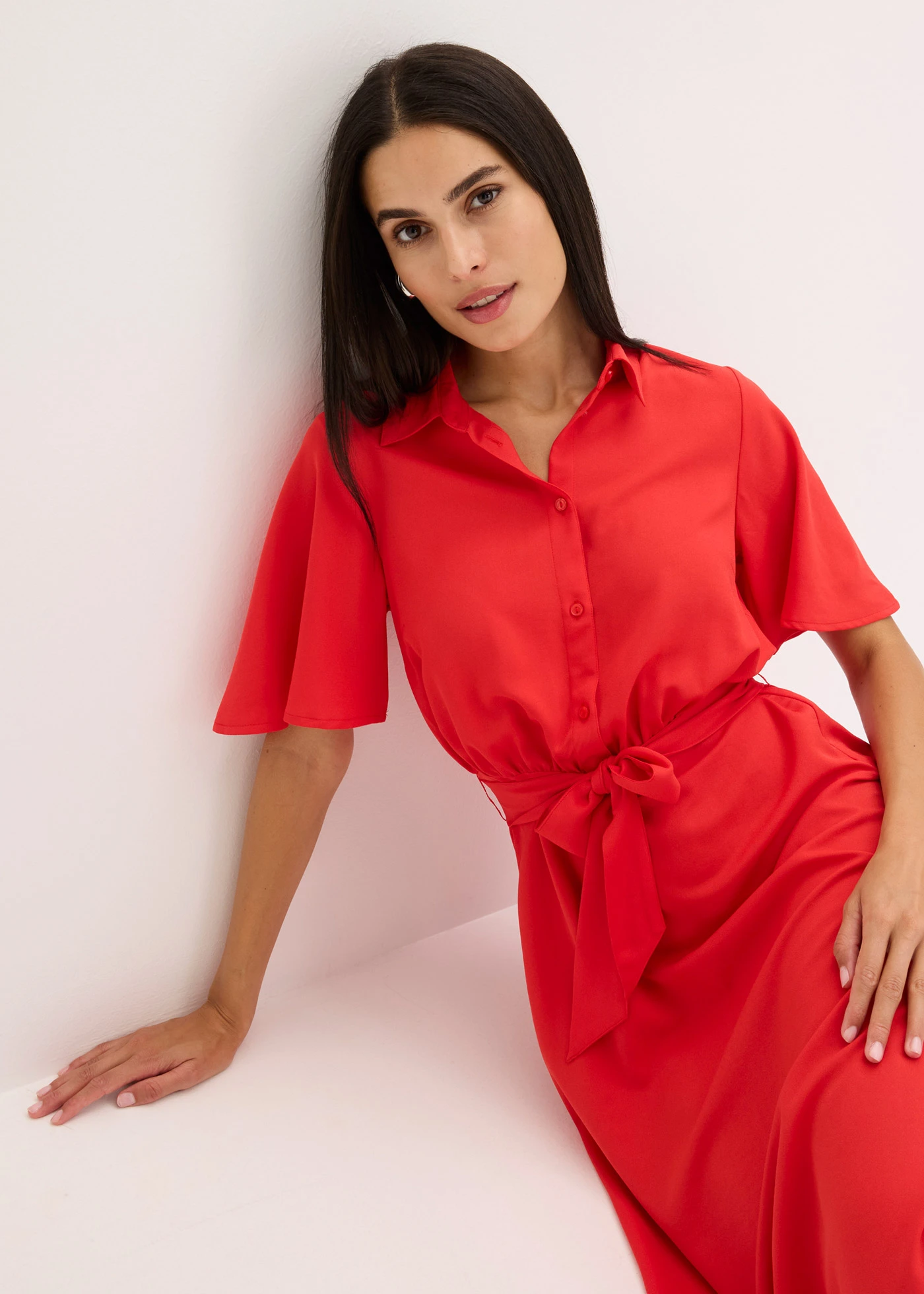 Robe-chemise avec ceinture à nouer • fraise • Boutique bonprix