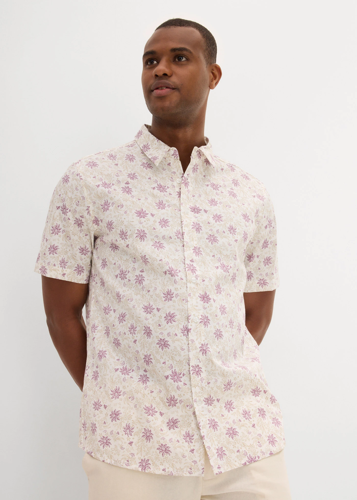 Gebloemd overhemd van katoen met korte mouwen • mat lavendel-wolwit gebloemd • bonprix online shop