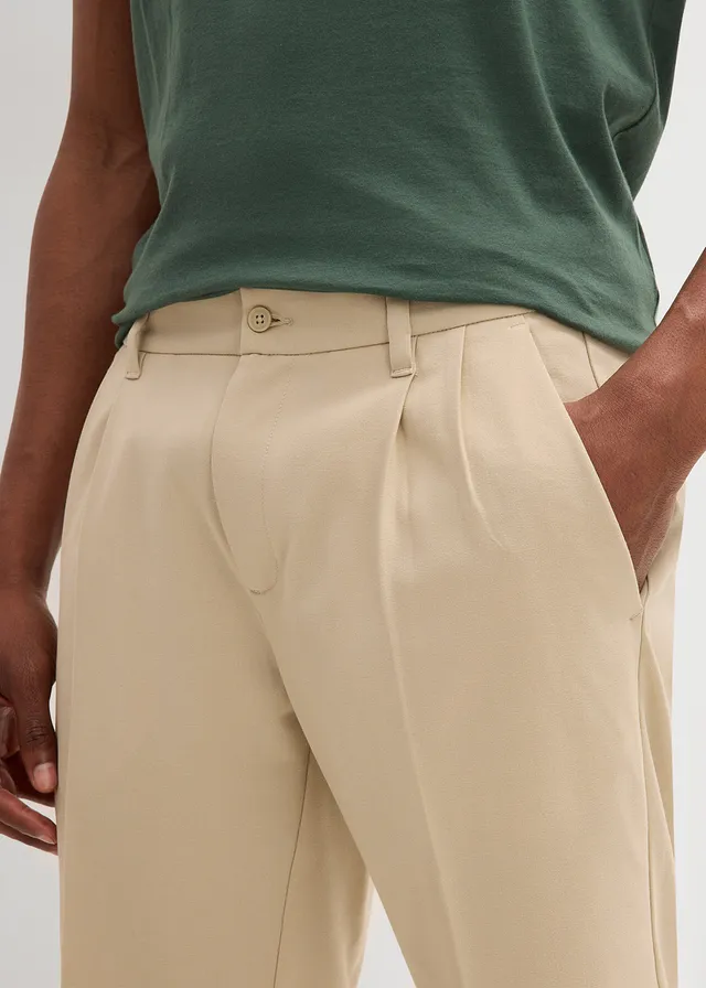 Chino bermuda met bandplooien, regular fit • sand • product-page.page-title-suffix