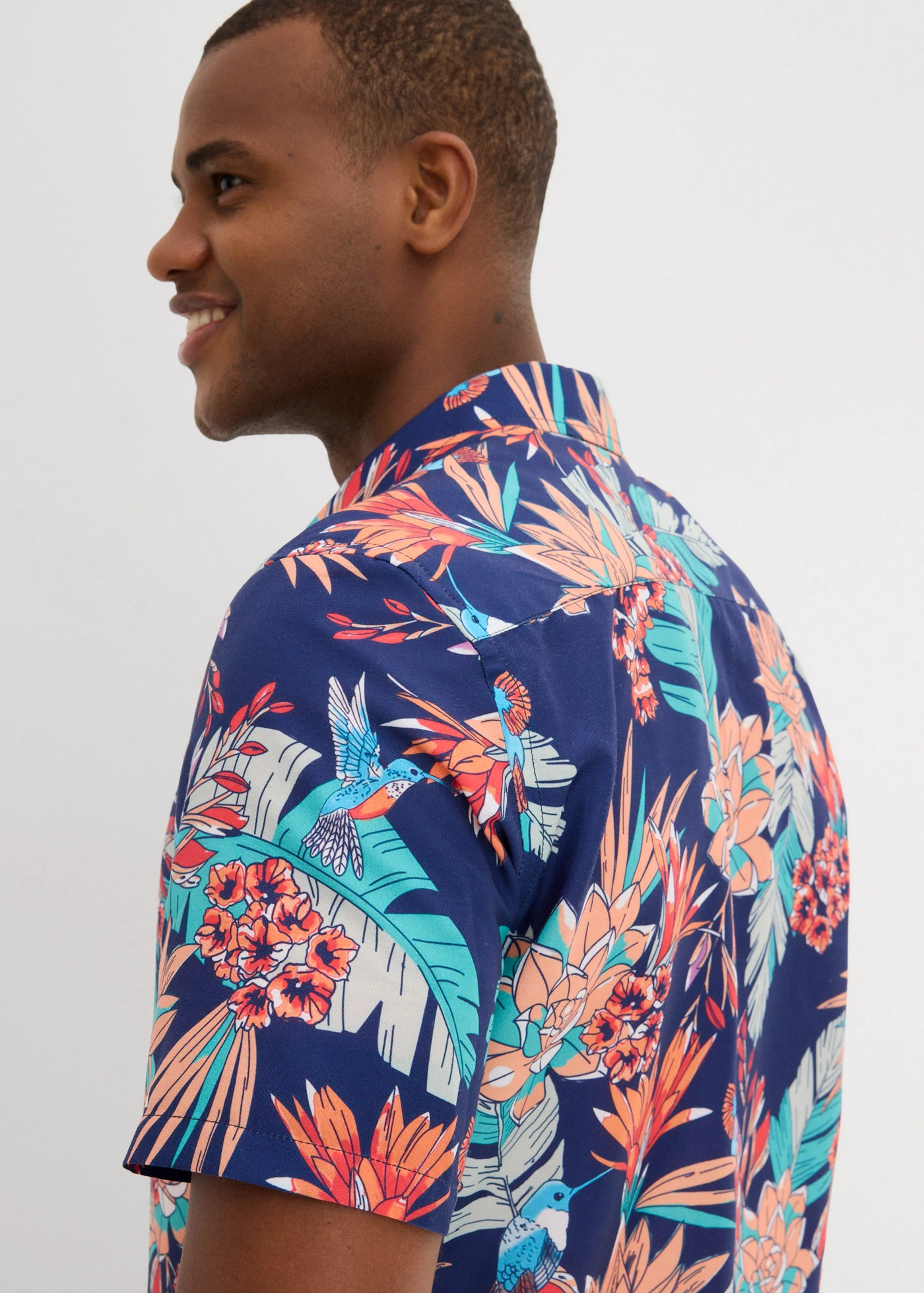 Chemise manches courtes en viscose • bleu nuit imprimé • Boutique bonprix