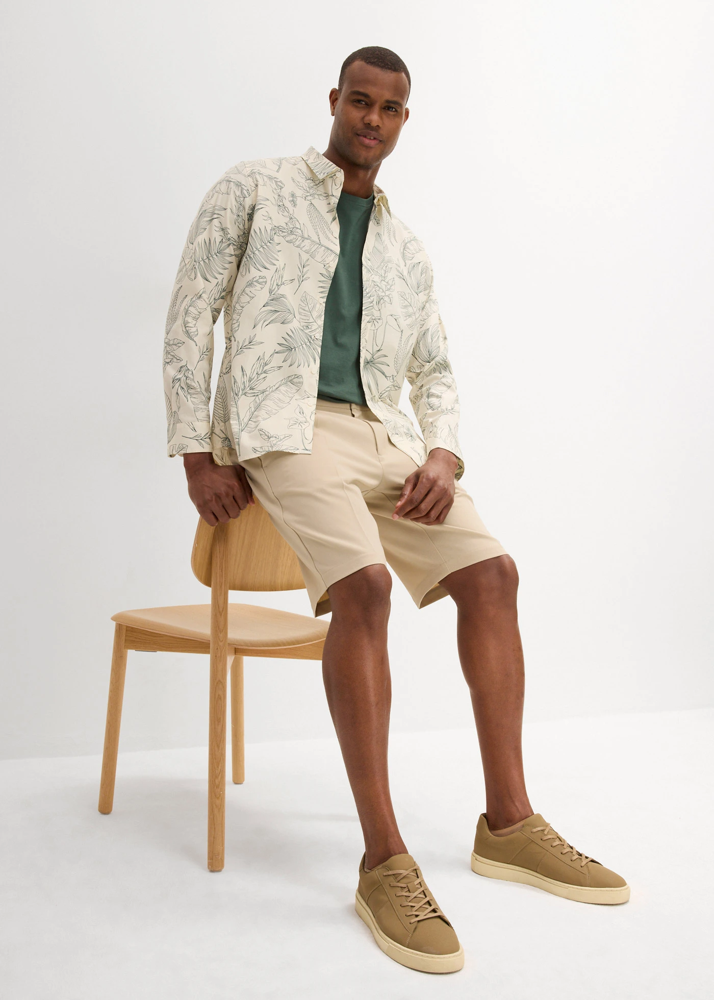 Chino bermuda hajtásokkal, Regular Fit • homok • bonprix áruház