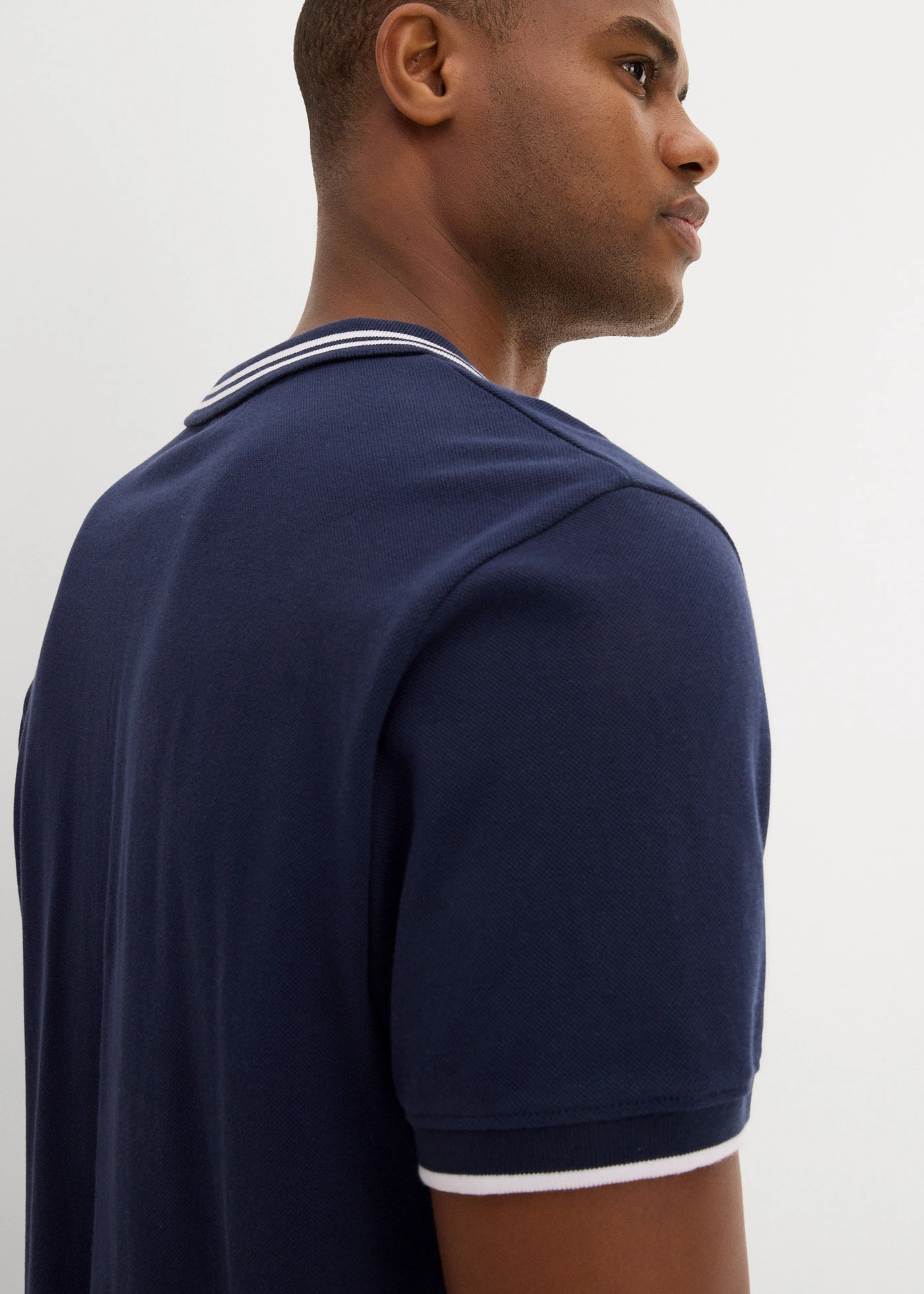 Triko polo z piké, s výstřihem do V • tmavě modrá • bonprix obchod