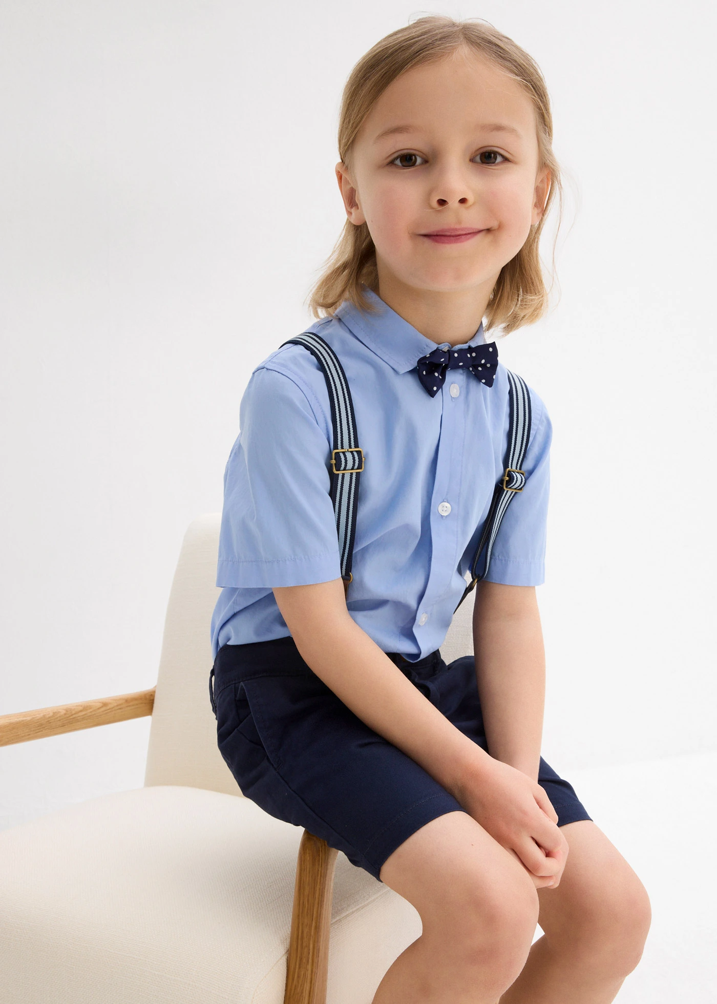 Košile s krátkým rukávem, chino bermudy, šle a motýlek (4dílná souprava) • tmavě modro-perlově modrá • bonprix obchod