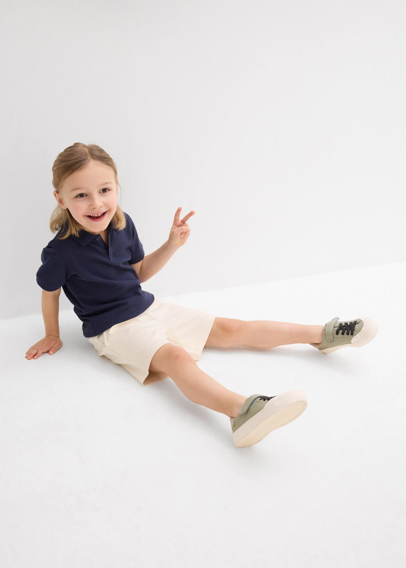 Pantaloni scurți de jerse greu cu bumbac (set/2 buc.) • bleumarin+bej natur • magazin bonprix