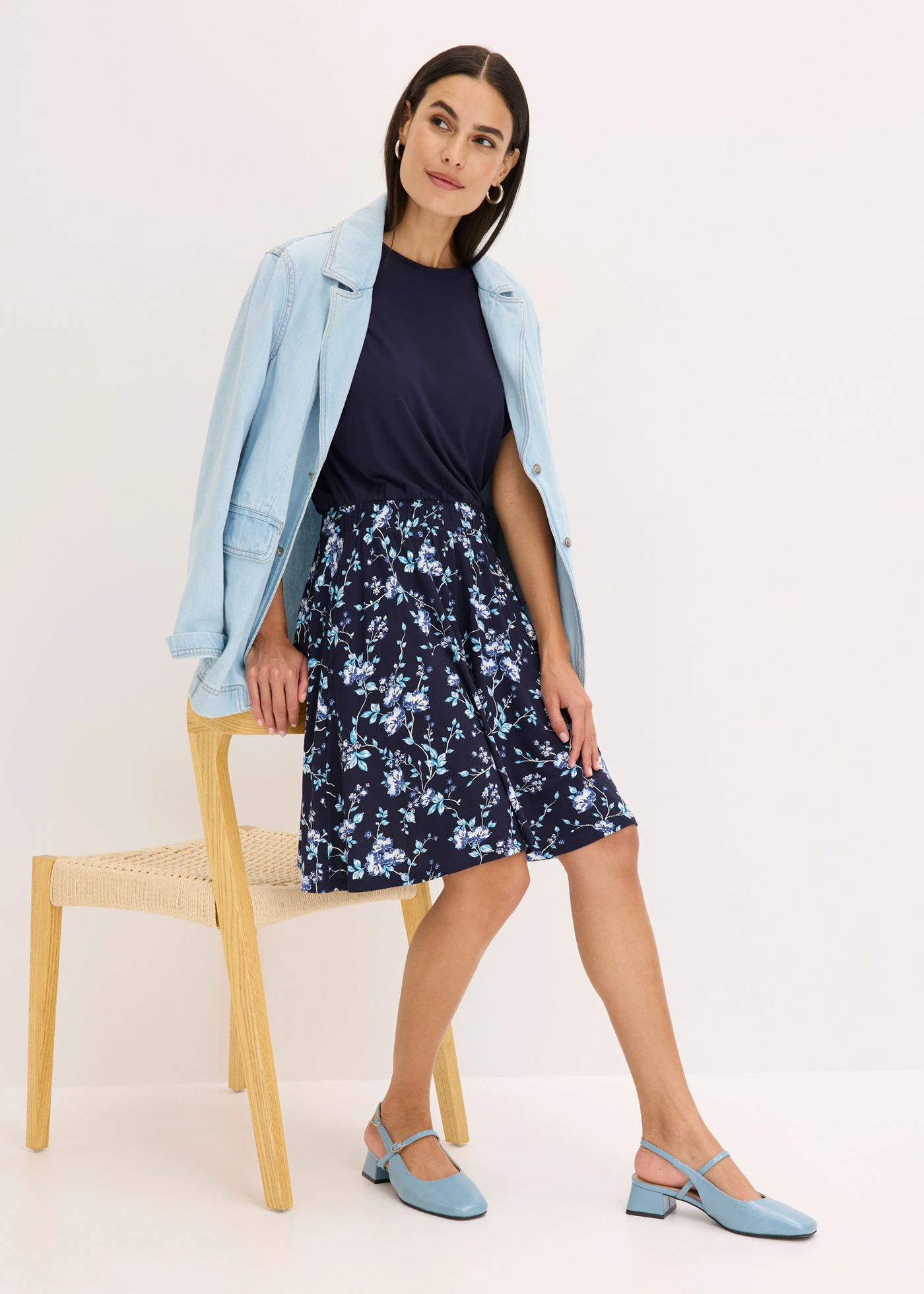 Jersey jurk in een viscosemix • donkerblauw/lichtblauw gebloemd • bonprix online shop