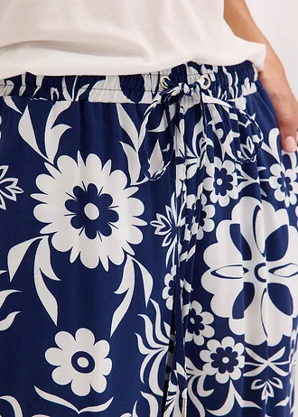 Kalhoty Marlene ze splývavé viskózy • intenzivní modro-přírodní bílá s potiskem • bonprix obchod