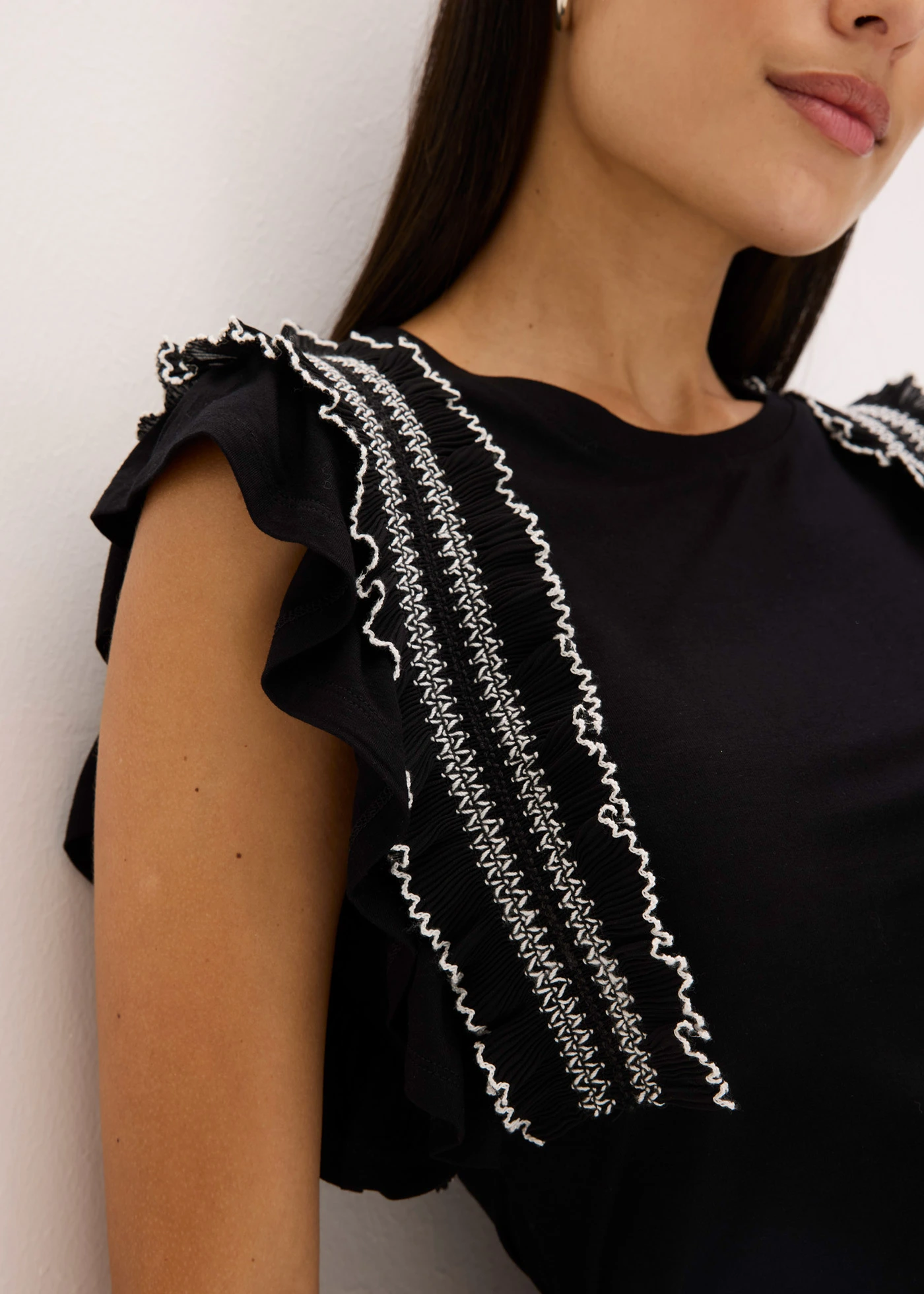 Top met volants van een zachte vicosemix • zwart • bonprix online shop