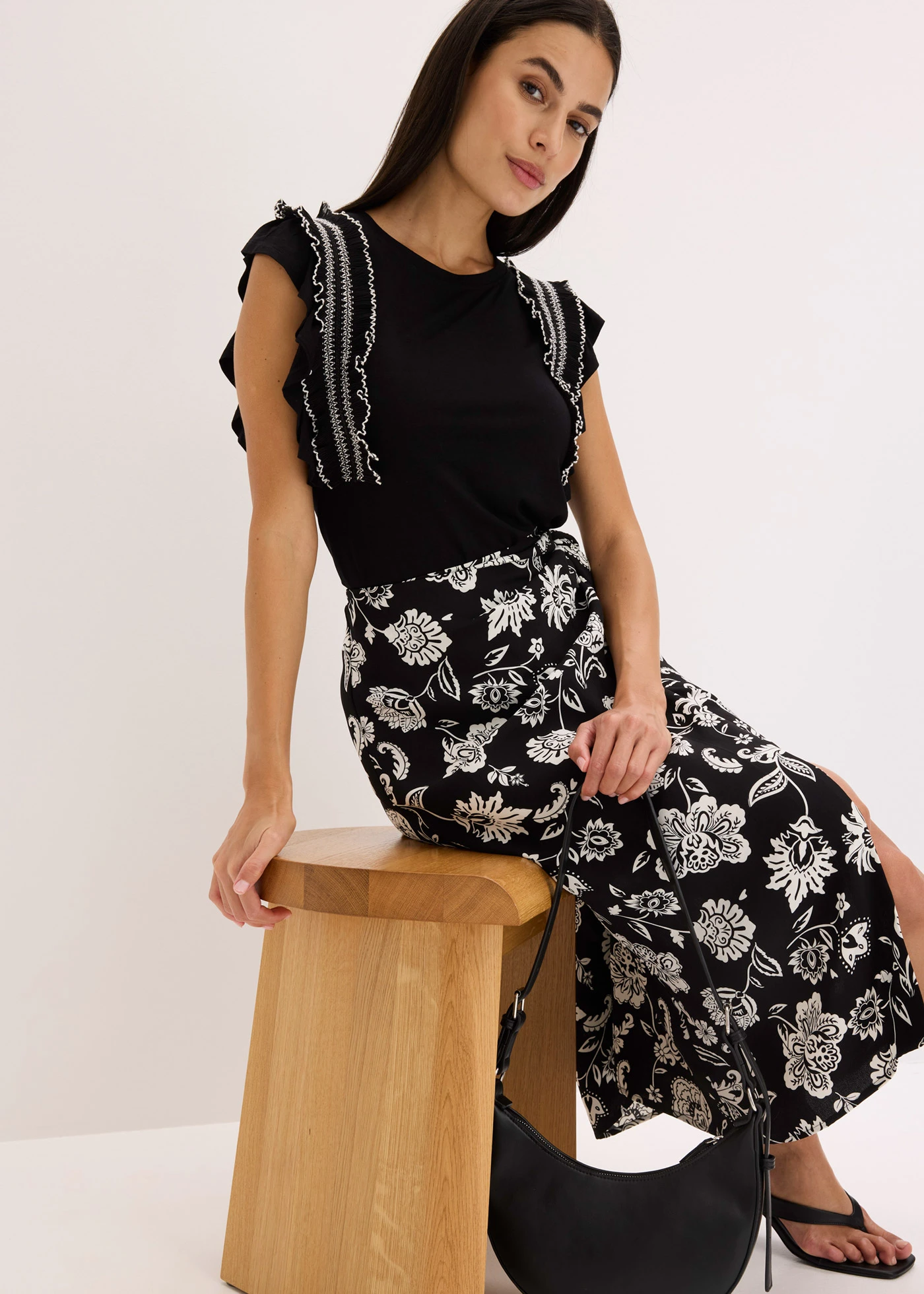 Top met volants van een zachte vicosemix • zwart • bonprix online shop