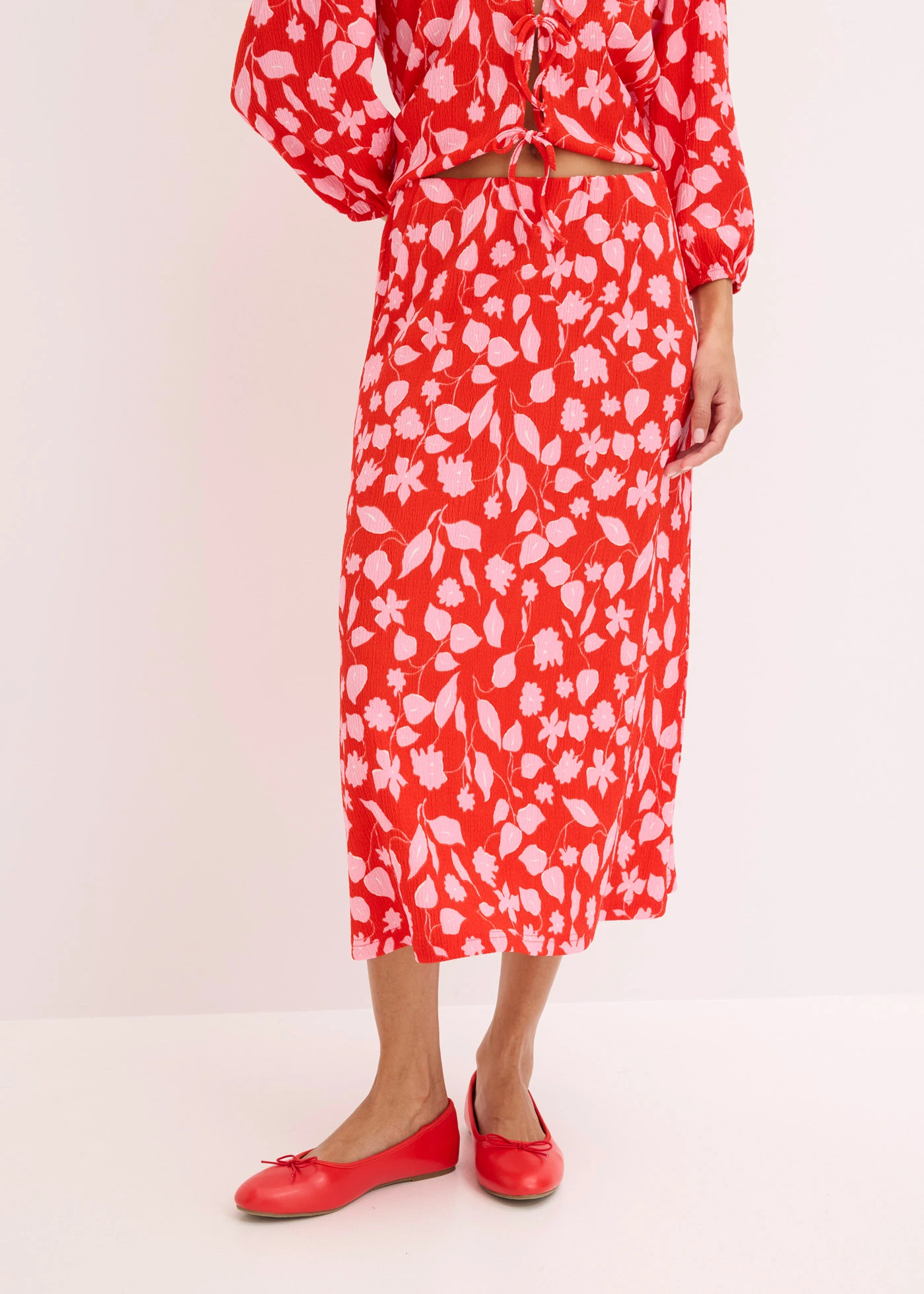 Gedessineerde rok • rood-roze gebloemd • bonprix online shop