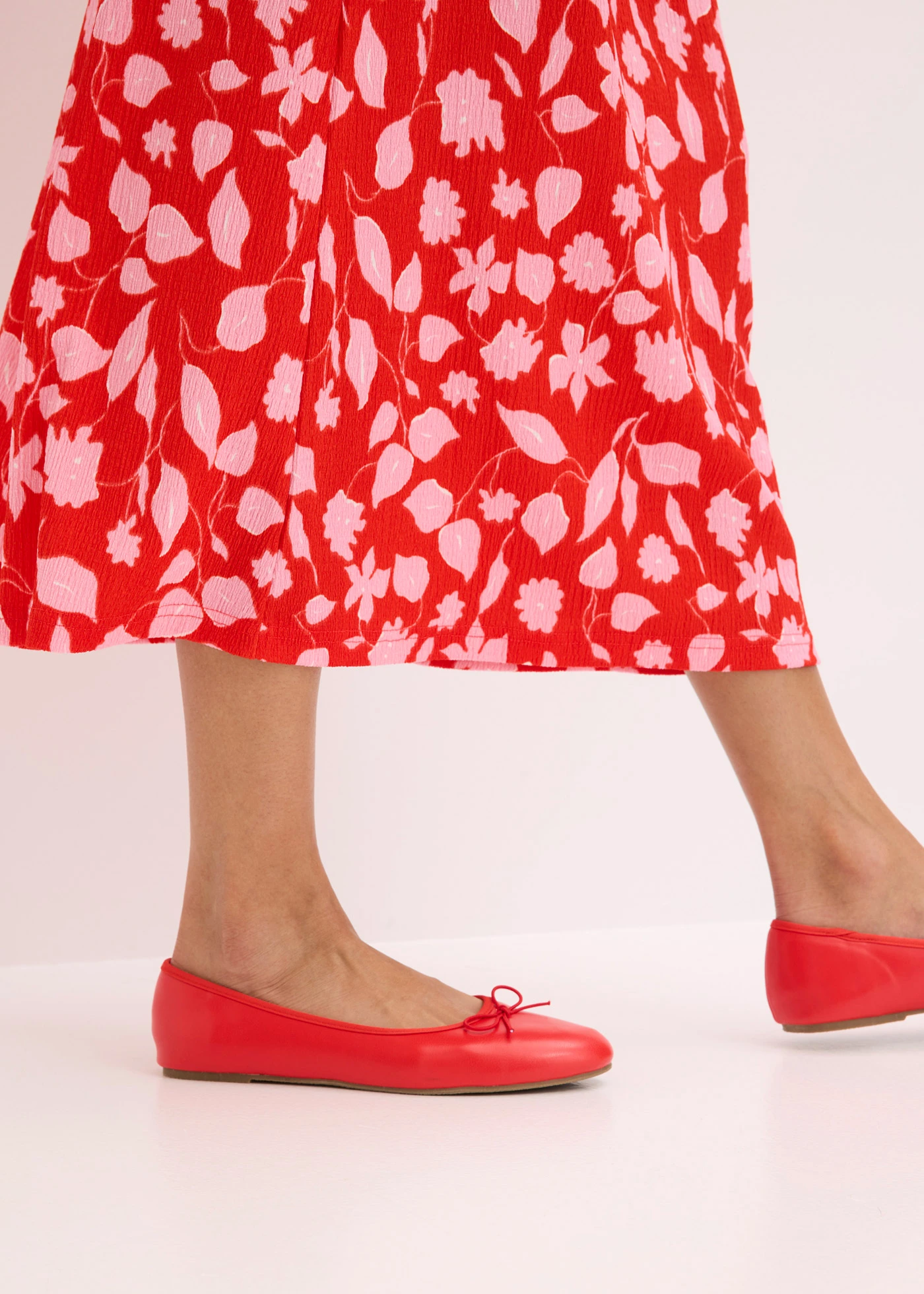 Gedessineerde rok • rood-roze gebloemd • bonprix online shop