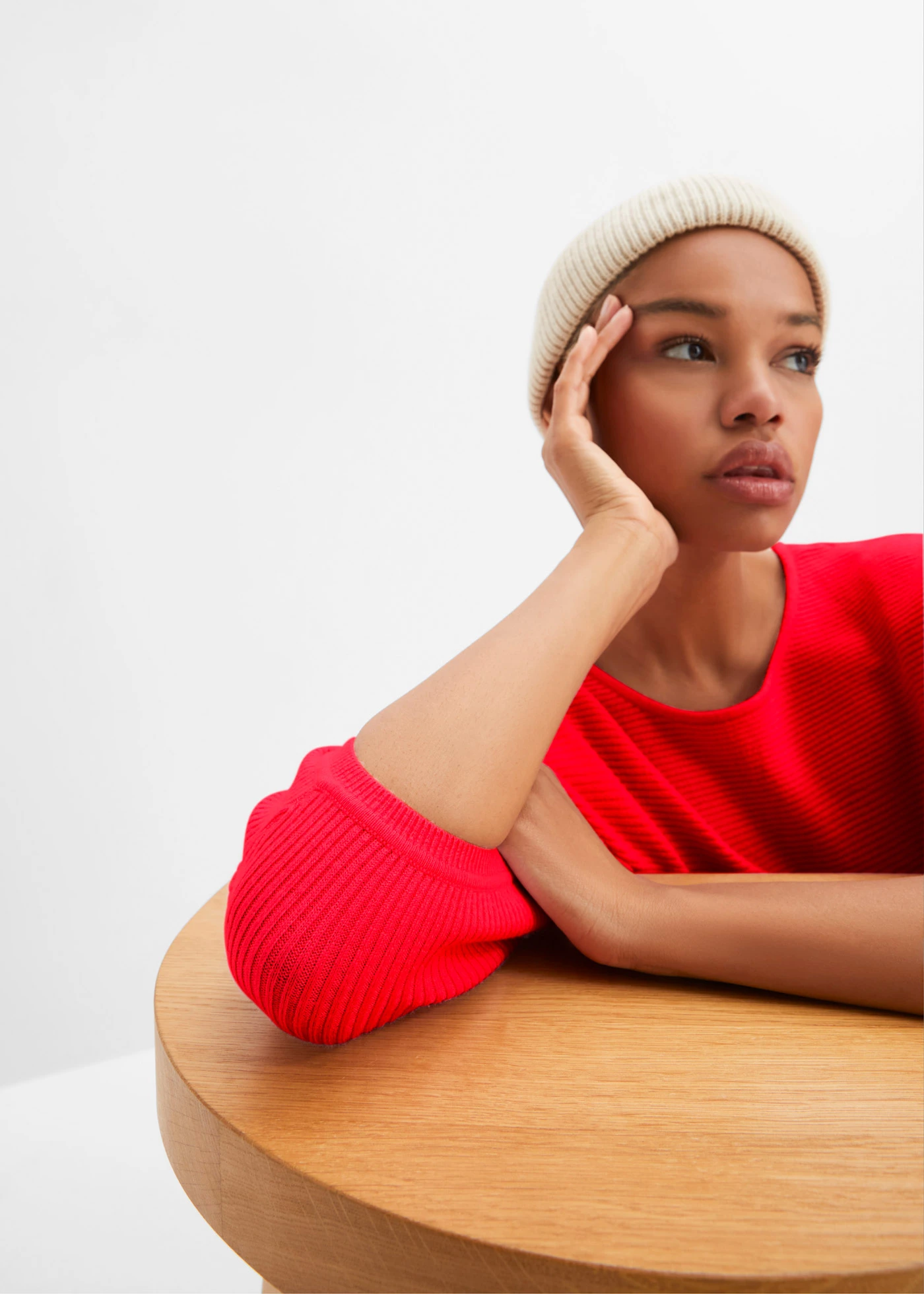 Sweter oversize z prążkowanego materiału z domieszką wiskozy • truskawkowy • sklep bonprix