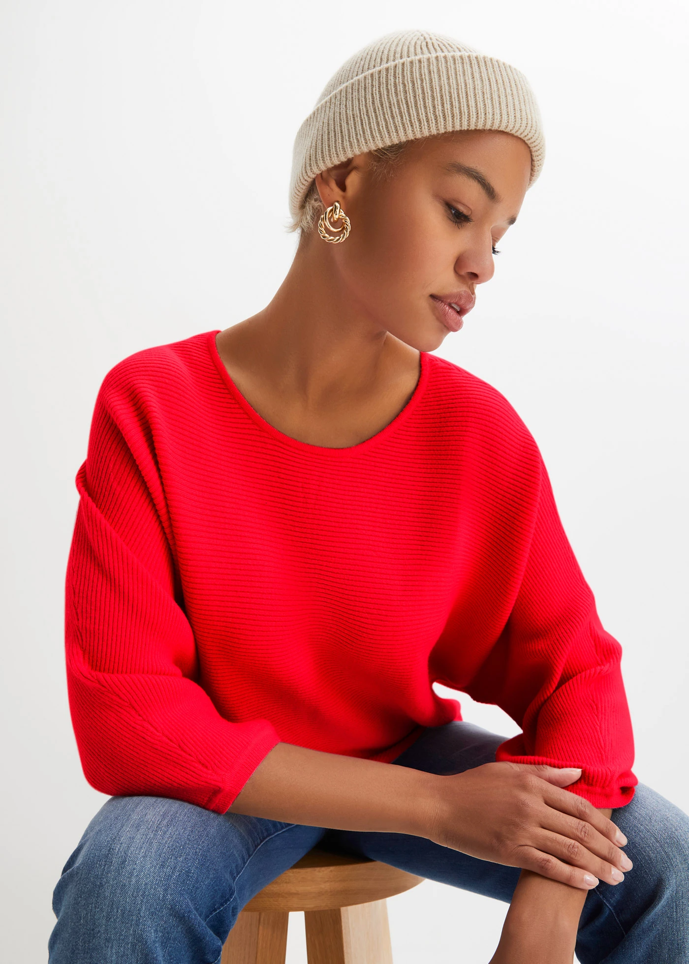 Sweter oversize z prążkowanego materiału z domieszką wiskozy • truskawkowy • sklep bonprix