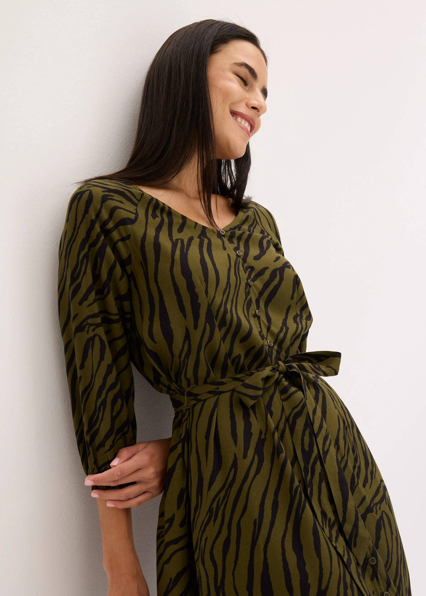 Midi jurk van soepele viscose • zebraprint donkerkaki/zwart • bonprix online shop