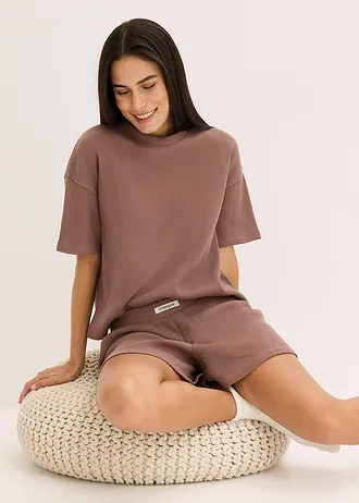 Costum de casă cu pantaloni scurți din jerse gofrat • maro mat • magazin bonprix