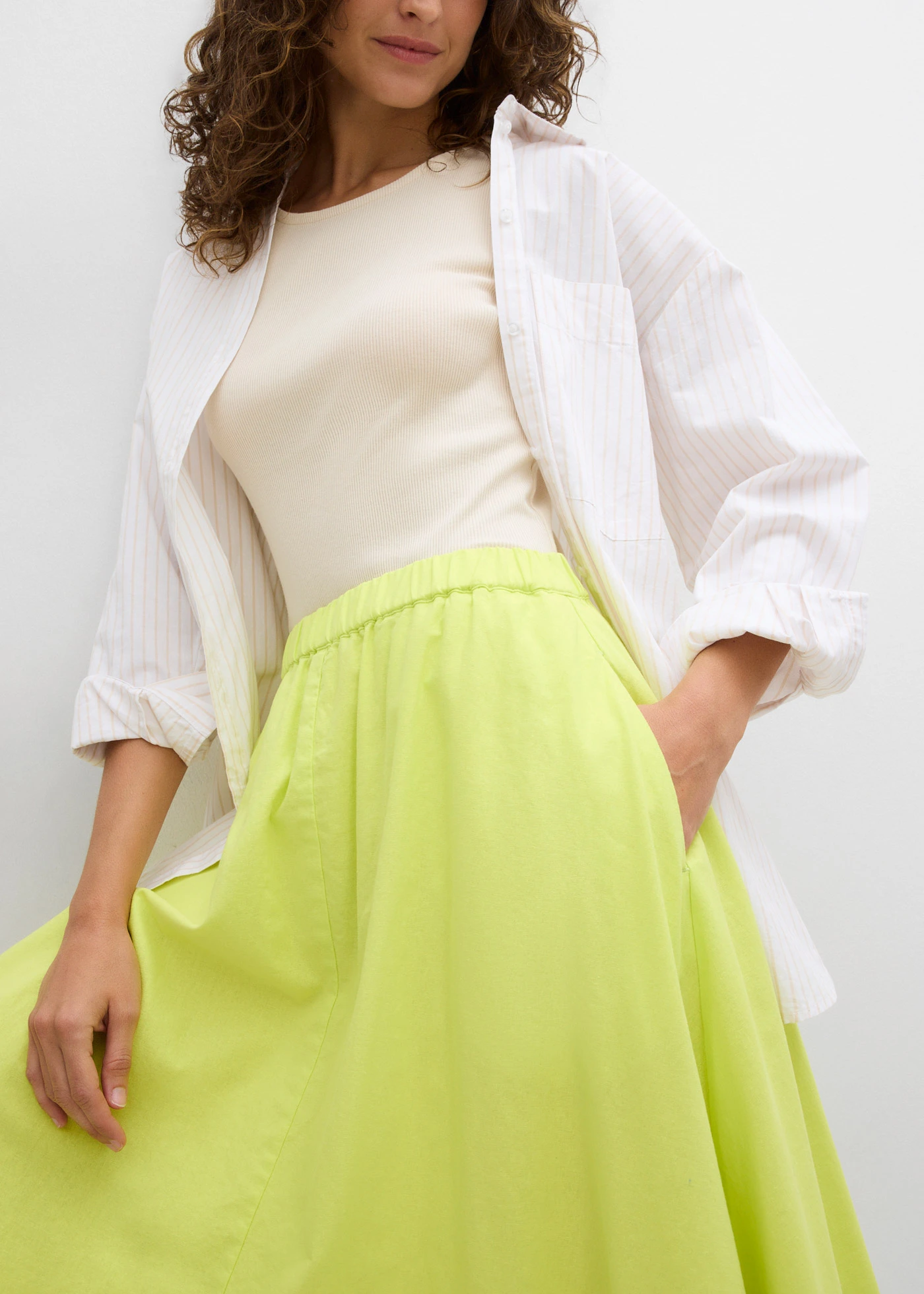 Jupe trapèze midi en lin mélangé avec poches • jaune citron • Boutique bonprix