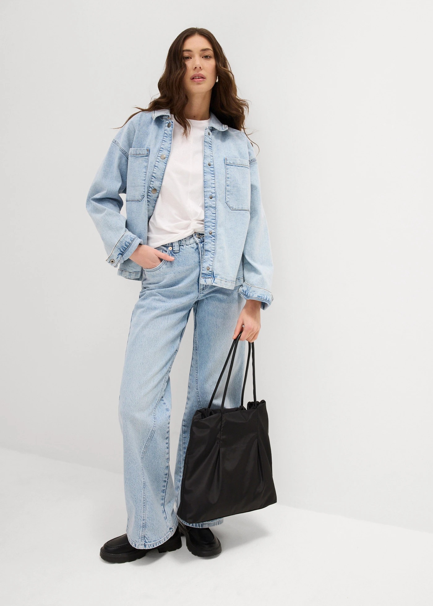 T-shirt court 100% coton • blanc • Boutique bonprix