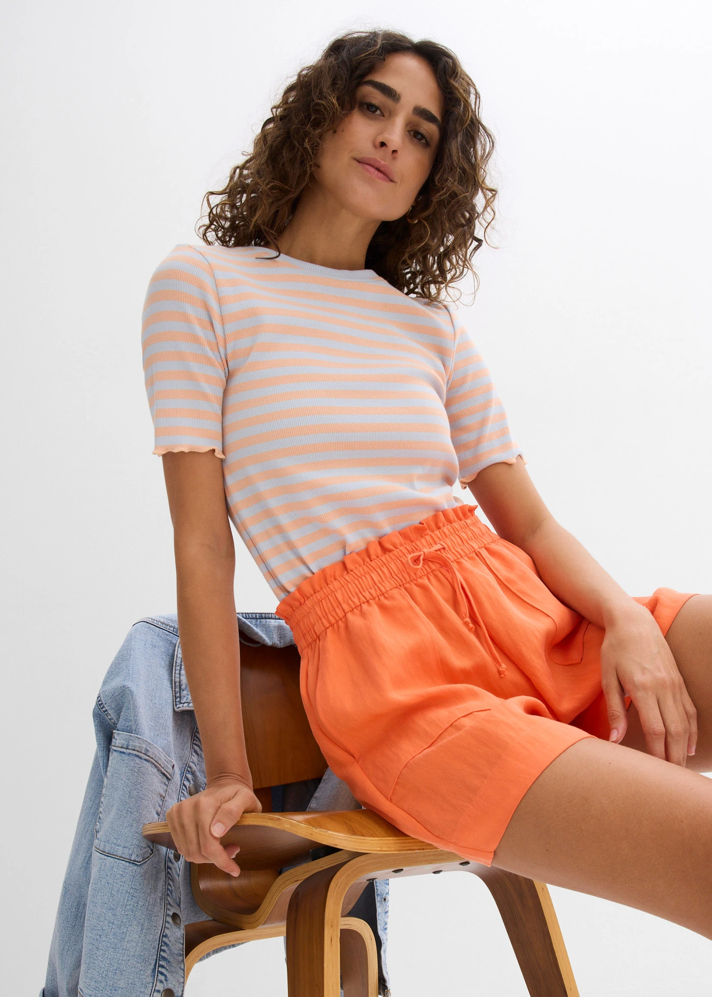 Šortky s pasem Paperbag, ze splývavé směsi s lyocellem • mango • bonprix obchod