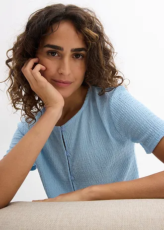 Bluzka w strukturalny wzór z plisą guzikową • jasnoniebieski • sklep bonprix