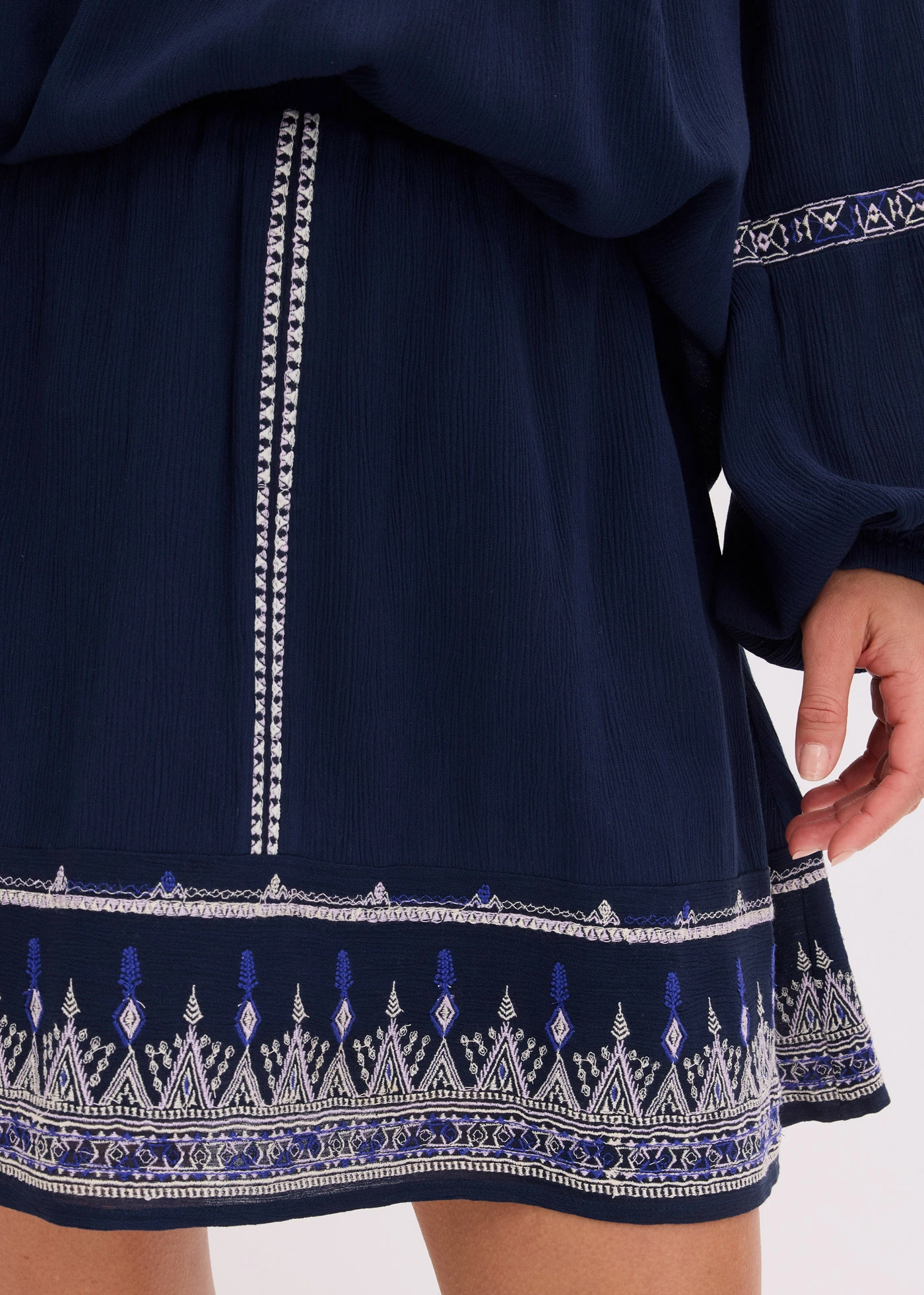 Minisukně s výšivkou • tmavě modrá • bonprix obchod