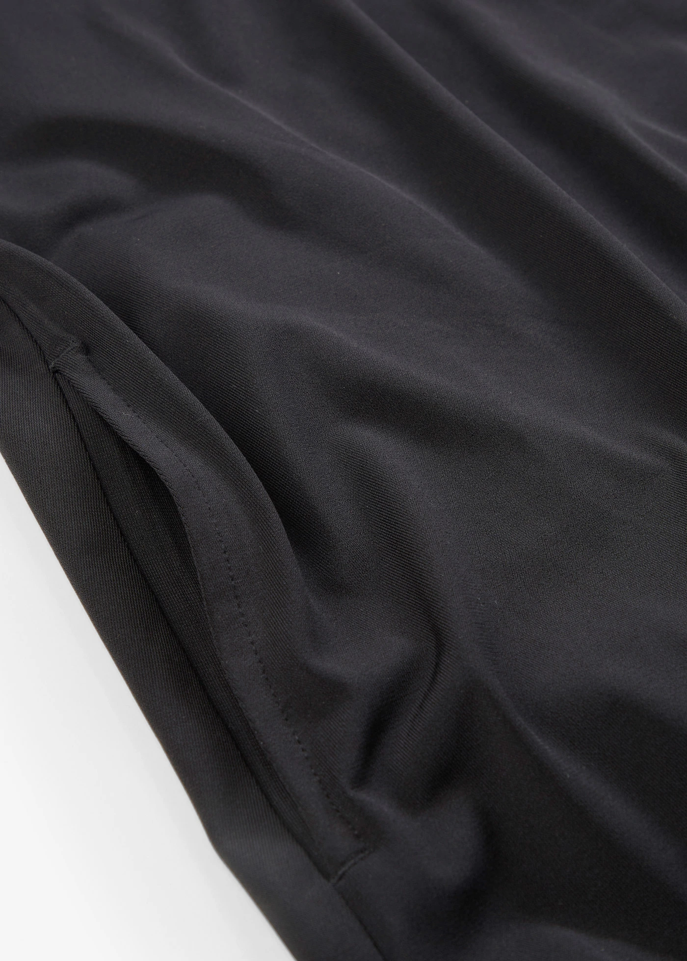 Robe midi trapèze • noir • Boutique bonprix