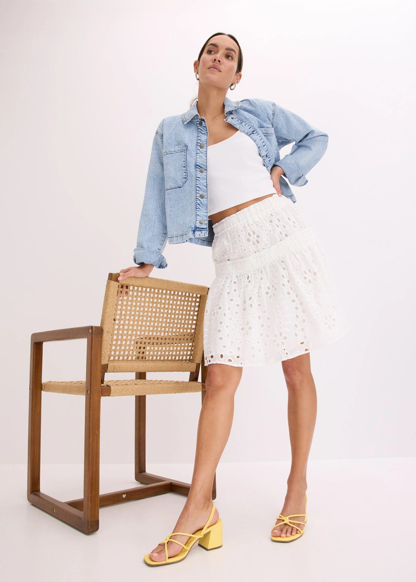 Minisukně s dírkovanou výšivkou • přírodní bílá • bonprix obchod