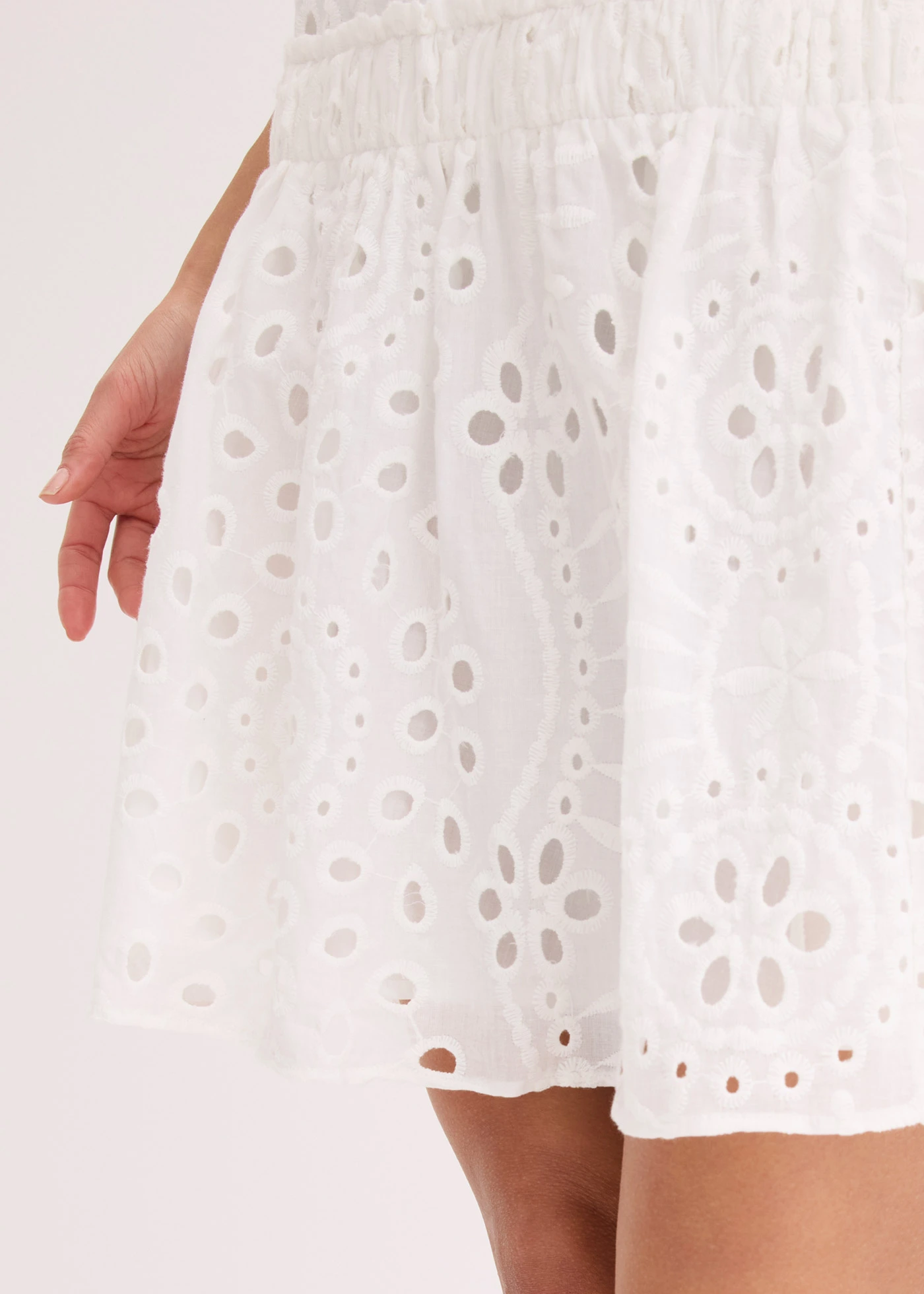 Minisukně s dírkovanou výšivkou • přírodní bílá • bonprix obchod