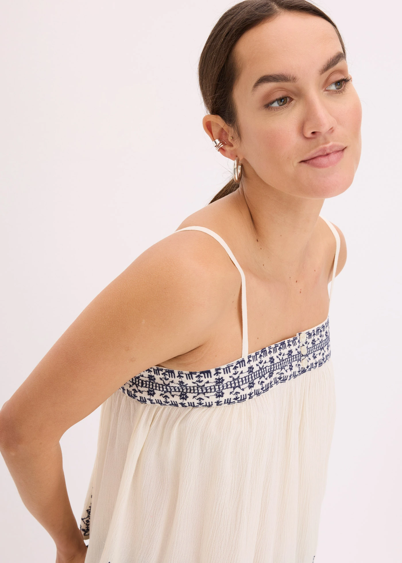 Blousetop met borduursel • ecru-donkerblauw met print • bonprix online shop