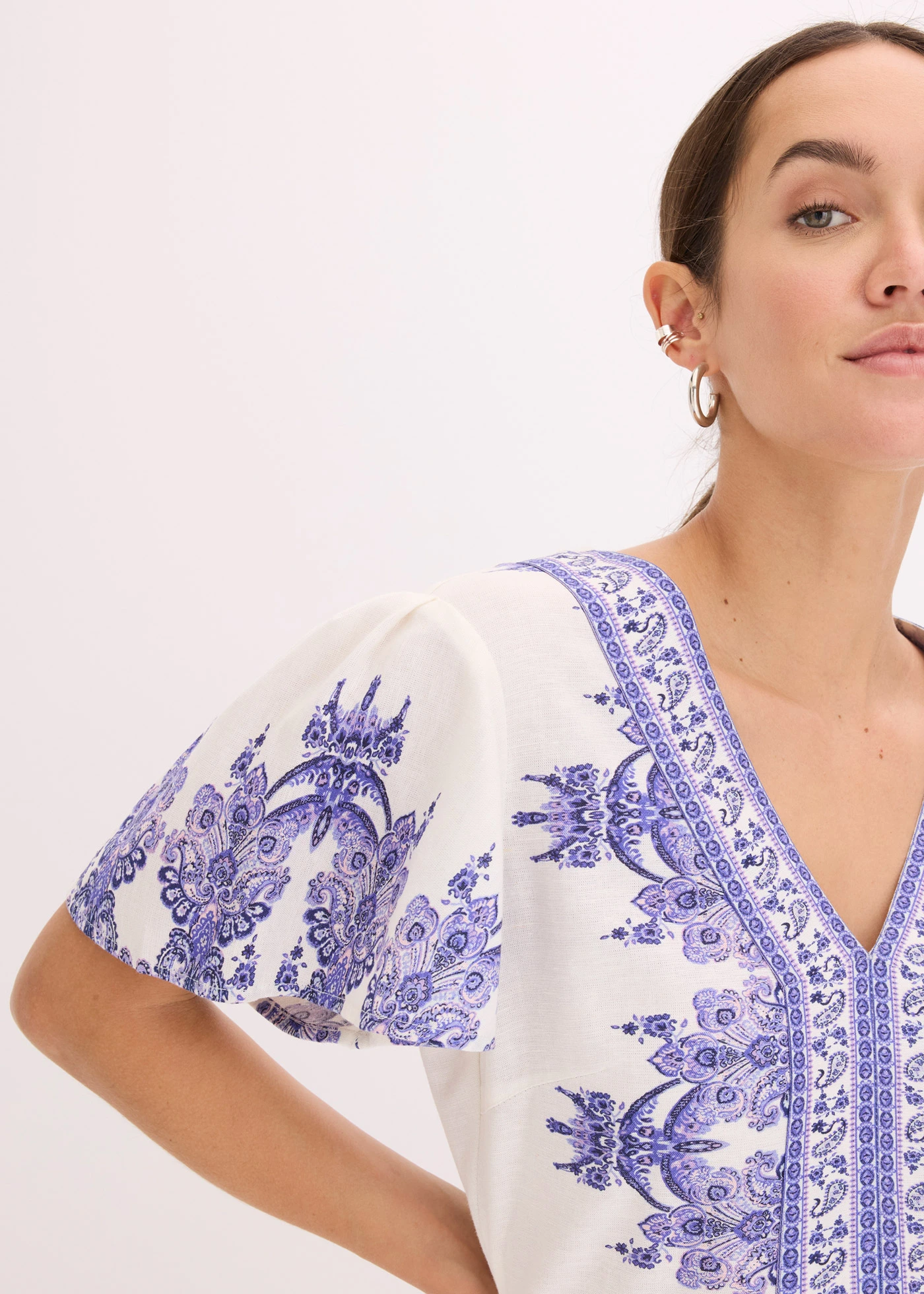 Overal s podílem lnu • přírodní bílo-modrá s kašmírovým vzorem • bonprix obchod