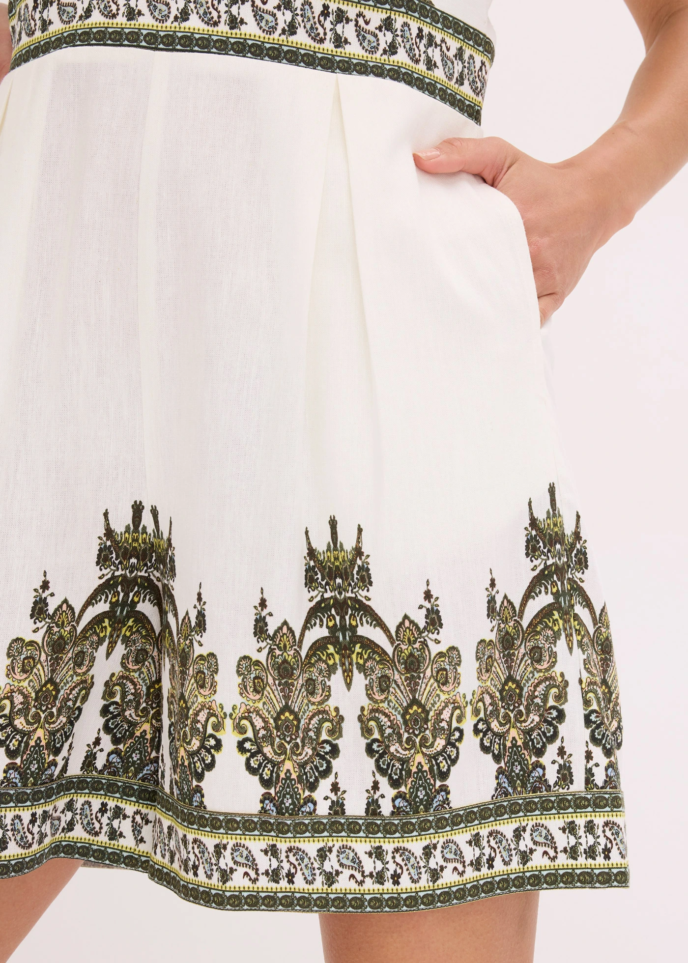 Overal s podílem lnu • přírodní bílo-olivová s kašmírovým vzorem • bonprix obchod