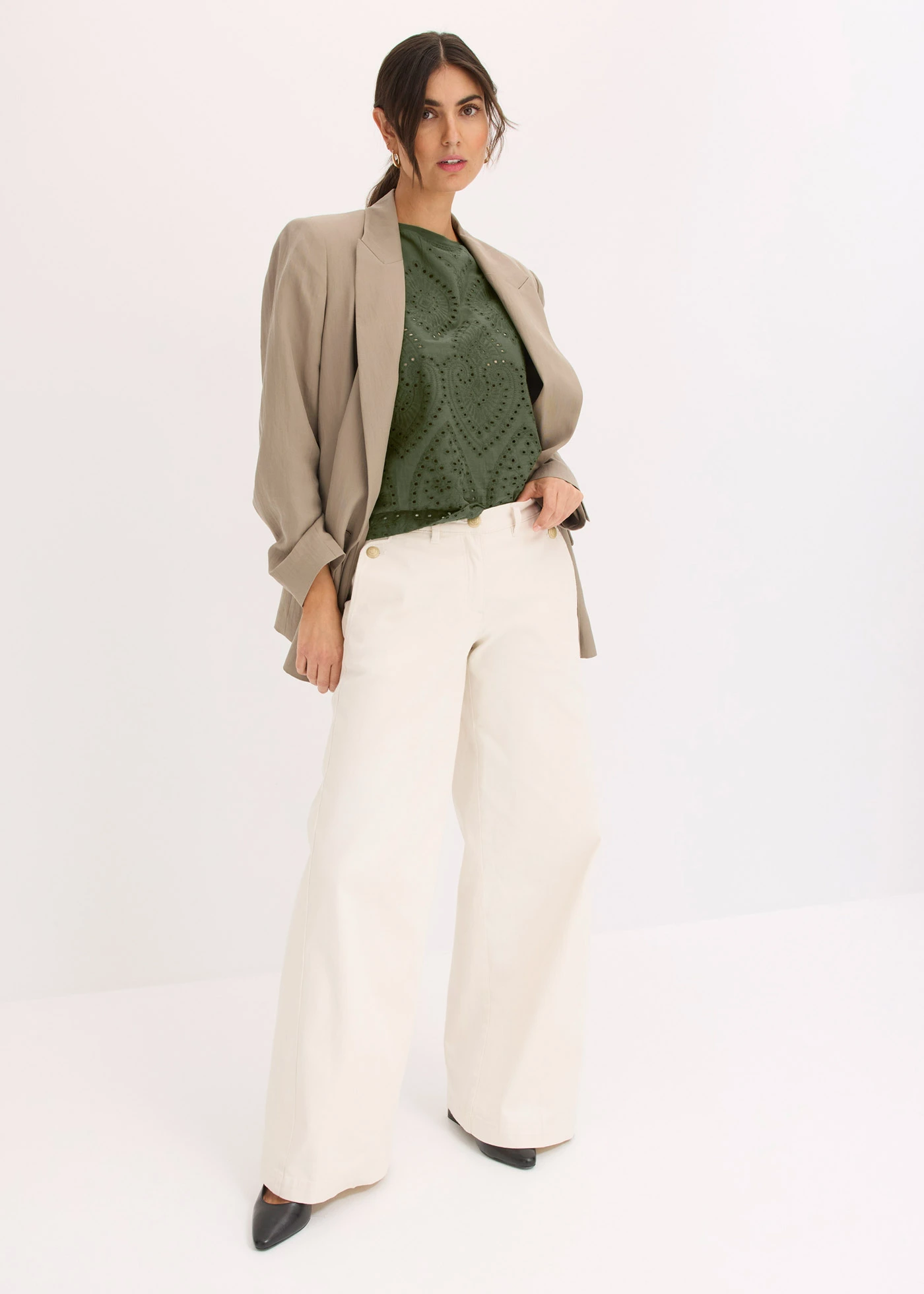 Bluză tricot cu broderie perforată • kaki închis • magazin bonprix