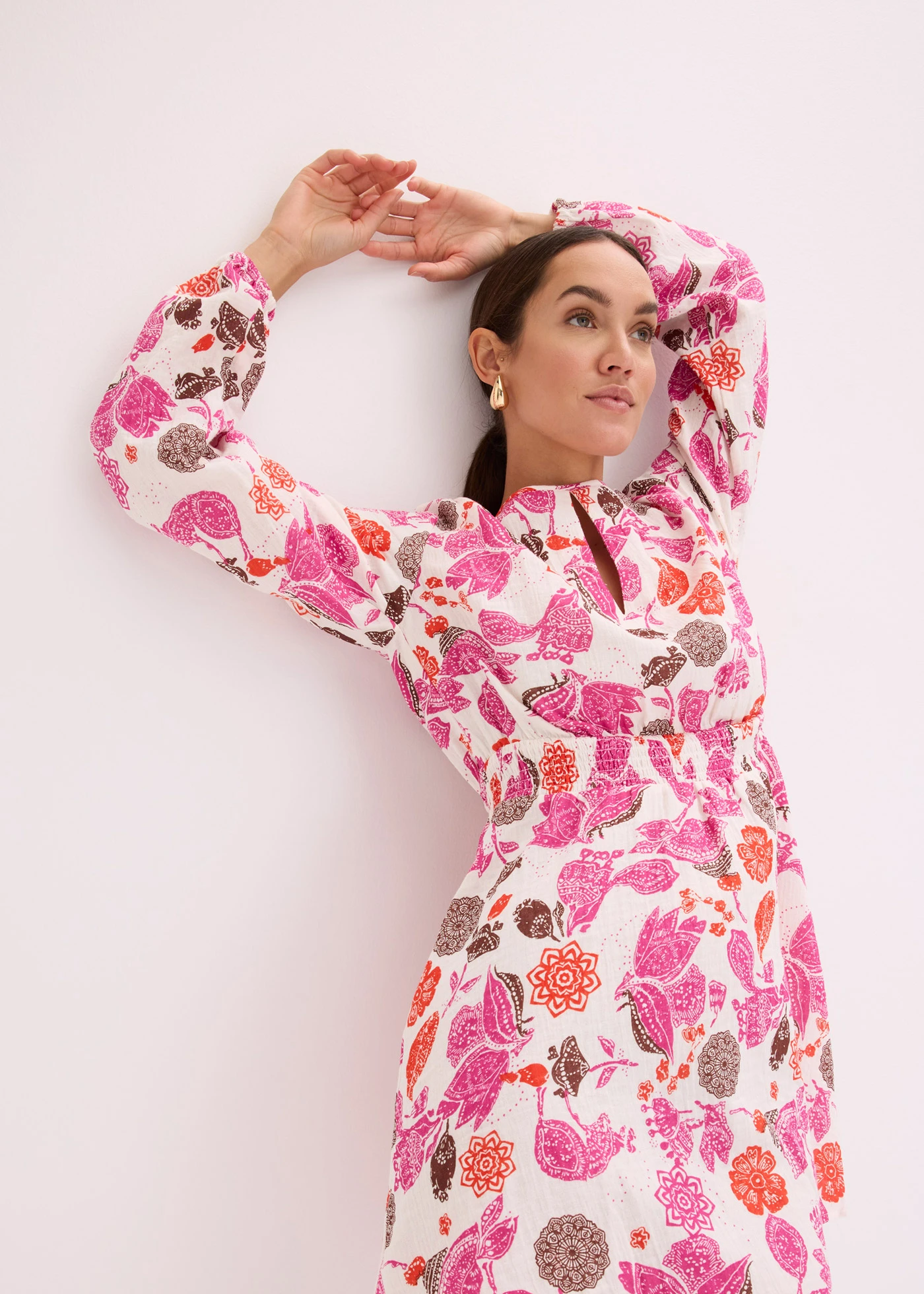 Sukienka mini z muślinu • biel wełny w kwiaty • sklep bonprix