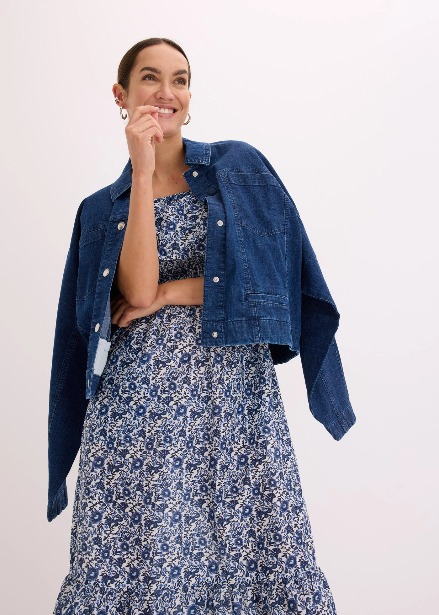 Boho midi šaty s výstřihem Carmen, z lehké bavlny • modrá s potiskem • bonprix obchod