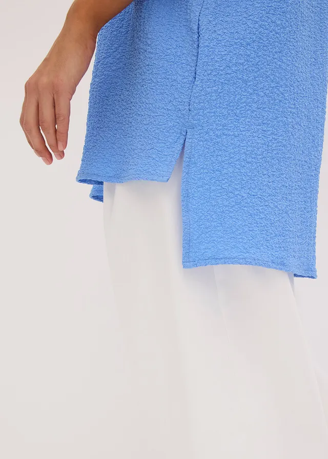 Blouse texturée avec bande de dentelle • bleu moyen • product-page.page-title-suffix