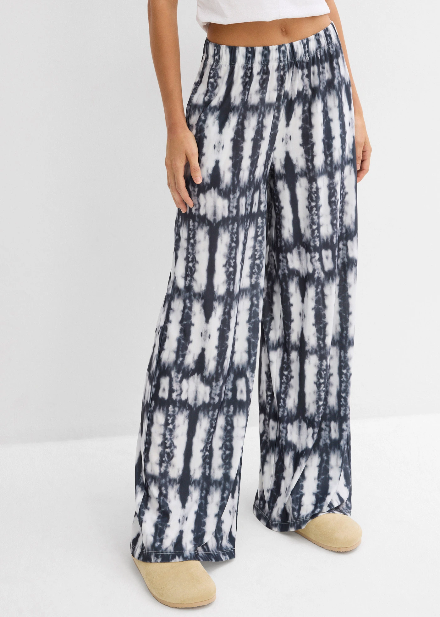 Wijde broek • zwart-wit batik gedessineerd • bonprix online shop