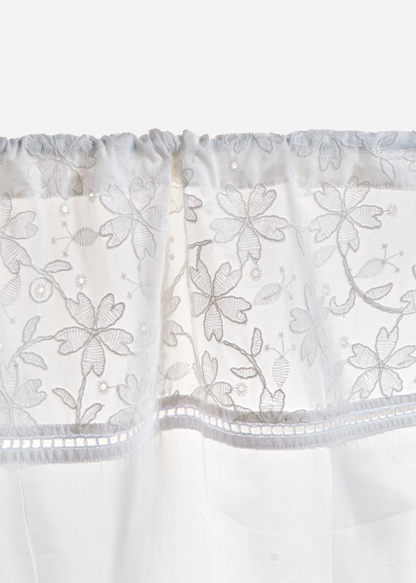 Vitrážková záclona z organické bavlny, s výšivkou • bílá • bonprix obchod