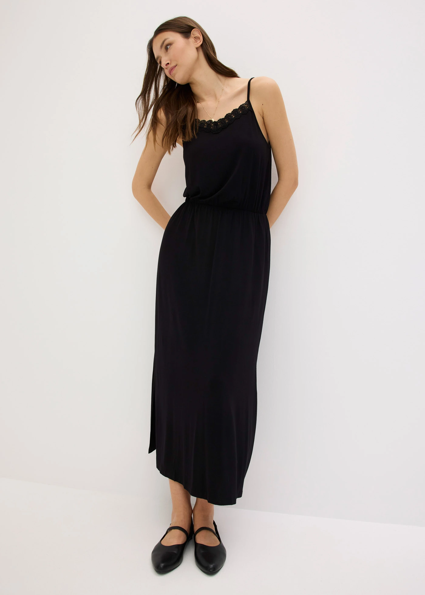 Žerzejové šaty s krajkou • černá • bonprix obchod